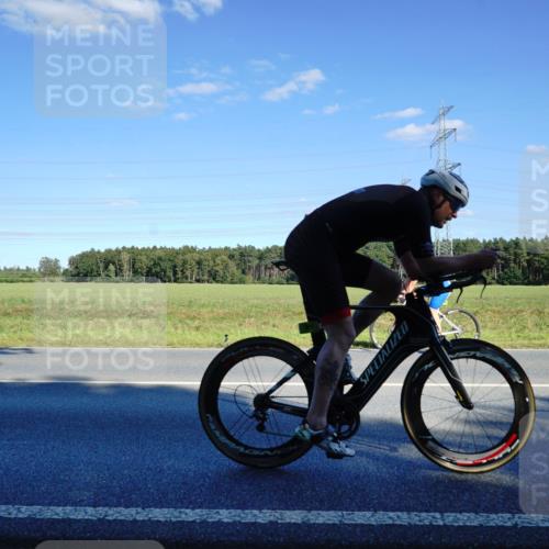 07.09.2025 - 19. Norderstedt Triathlon Michael Burmester http://msf.ph/oto/8851684 07.09.2025 15:45:04 Radfahren 491, 1492 meine-sportfotos.de