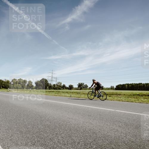 07.09.2025 - 19. Norderstedt Triathlon Michael Burmester http://msf.ph/oto/8851703 07.09.2025 11:26:12 Radfahren 203, 1187, 1383 meine-sportfotos.de