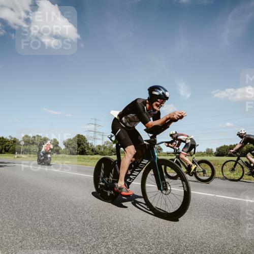 07.09.2025 - 19. Norderstedt Triathlon Michael Burmester http://msf.ph/oto/8851760 07.09.2025 14:28:53 Radfahren 393, 964, 1013, 1027, 1034 meine-sportfotos.de
