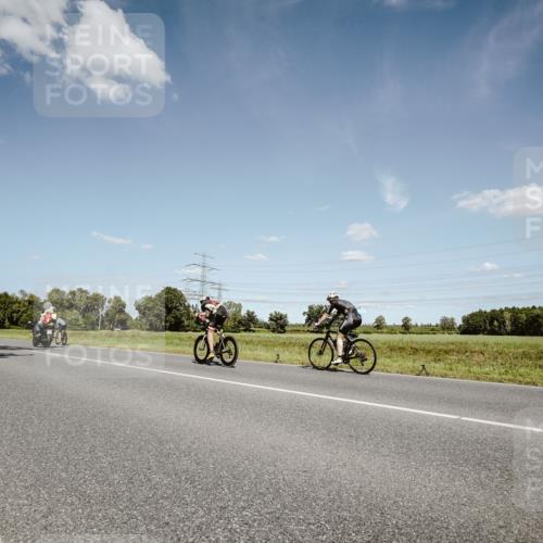 07.09.2025 - 19. Norderstedt Triathlon Michael Burmester http://msf.ph/oto/8851763 07.09.2025 14:28:53 Radfahren 393, 964, 1013, 1027, 1034 meine-sportfotos.de