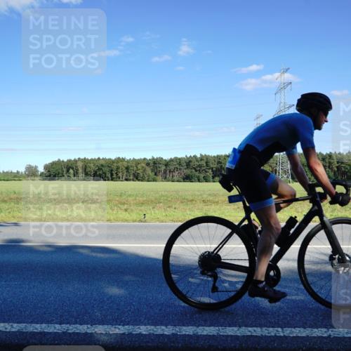 07.09.2025 - 19. Norderstedt Triathlon Michael Burmester http://msf.ph/oto/8851773 07.09.2025 15:45:45 Radfahren 883, 932 meine-sportfotos.de