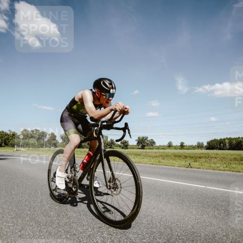07.09.2025 - 19. Norderstedt Triathlon Michael Burmester http://msf.ph/oto/8851841 07.09.2025 14:29:34 Radfahren 994, 1031, 1038 meine-sportfotos.de