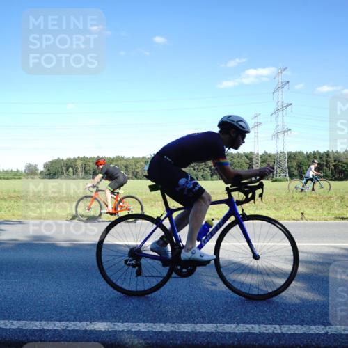 07.09.2025 - 19. Norderstedt Triathlon Michael Burmester http://msf.ph/oto/8851854 07.09.2025 15:46:48 Radfahren 483, 488 meine-sportfotos.de