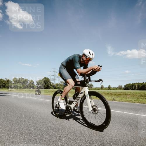 07.09.2025 - 19. Norderstedt Triathlon Michael Burmester http://msf.ph/oto/8851858 07.09.2025 14:29:45 Radfahren 427, 876 meine-sportfotos.de