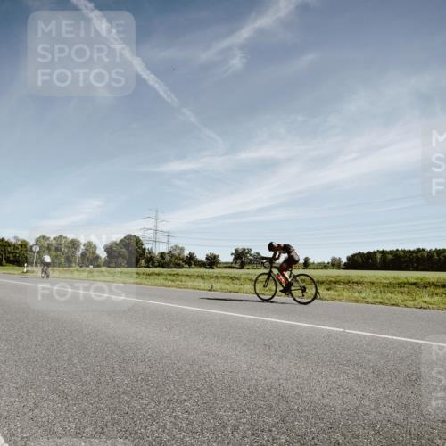 07.09.2025 - 19. Norderstedt Triathlon Michael Burmester http://msf.ph/oto/8851867 07.09.2025 11:27:40 Radfahren 1210 meine-sportfotos.de