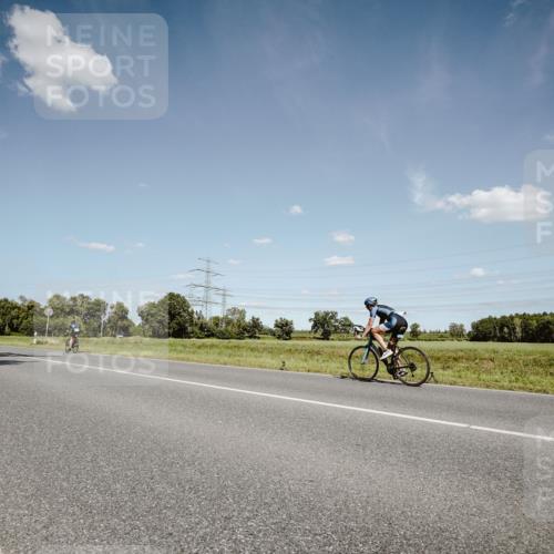 07.09.2025 - 19. Norderstedt Triathlon Michael Burmester http://msf.ph/oto/8851883 07.09.2025 14:29:58 Radfahren 388, 917, 1421 meine-sportfotos.de