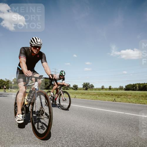07.09.2025 - 19. Norderstedt Triathlon Michael Burmester http://msf.ph/oto/8851918 07.09.2025 14:30:22 Radfahren 411, 961, 990, 992, 1041 meine-sportfotos.de