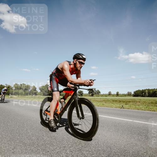 07.09.2025 - 19. Norderstedt Triathlon Michael Burmester http://msf.ph/oto/8851921 07.09.2025 14:30:23 Radfahren 411, 961, 990, 992, 1041 meine-sportfotos.de
