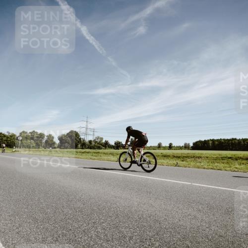 07.09.2025 - 19. Norderstedt Triathlon Michael Burmester http://msf.ph/oto/8851923 07.09.2025 11:28:21 Radfahren  meine-sportfotos.de