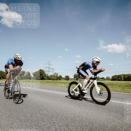 07.09.2025 - 19. Norderstedt Triathlon Michael Burmester http://msf.ph/oto/8851925 07.09.2025 14:30:24 Radfahren 411, 961, 990, 992, 1041 meine-sportfotos.de