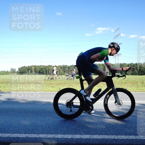 07.09.2025 - 19. Norderstedt Triathlon Michael Burmester http://msf.ph/oto/8851929 07.09.2025 15:47:29 Radfahren 464, 529 meine-sportfotos.de