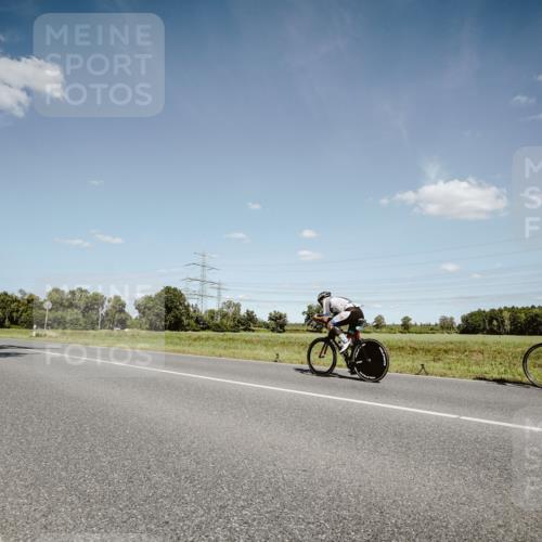 07.09.2025 - 19. Norderstedt Triathlon Michael Burmester http://msf.ph/oto/8852000 07.09.2025 14:30:59 Radfahren 395, 984, 1434 meine-sportfotos.de