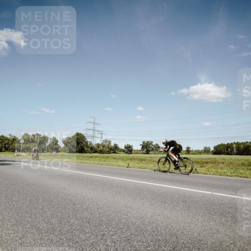 07.09.2025 - 19. Norderstedt Triathlon Michael Burmester http://msf.ph/oto/8852028 07.09.2025 14:31:14 Radfahren 960, 1010, 1016 meine-sportfotos.de