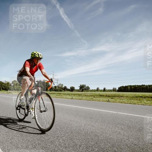 07.09.2025 - 19. Norderstedt Triathlon Michael Burmester http://msf.ph/oto/8852030 07.09.2025 11:29:37 Radfahren 1229 meine-sportfotos.de