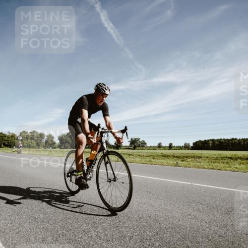 07.09.2025 - 19. Norderstedt Triathlon Michael Burmester http://msf.ph/oto/8852044 07.09.2025 11:29:51 Radfahren 1203 meine-sportfotos.de