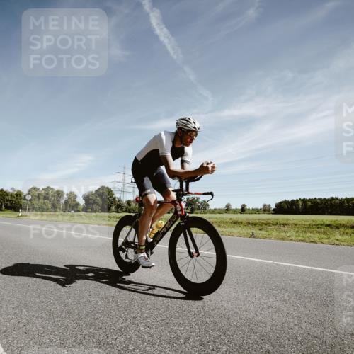 07.09.2025 - 19. Norderstedt Triathlon Michael Burmester http://msf.ph/oto/8852080 07.09.2025 11:30:11 Radfahren 768, 1197 meine-sportfotos.de