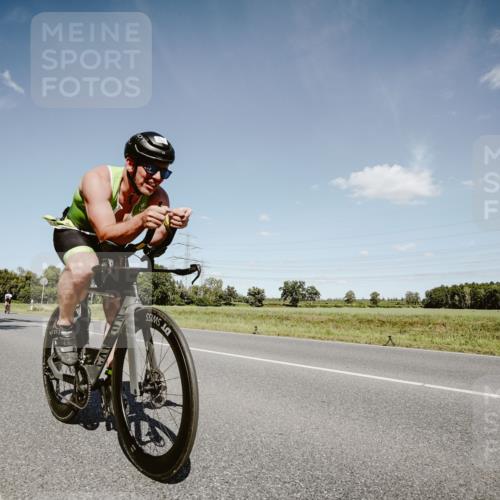 07.09.2025 - 19. Norderstedt Triathlon Michael Burmester http://msf.ph/oto/8852106 07.09.2025 14:31:55 Radfahren 1005 meine-sportfotos.de