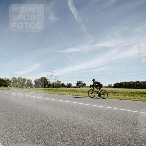 07.09.2025 - 19. Norderstedt Triathlon Michael Burmester http://msf.ph/oto/8852111 07.09.2025 11:30:51 Radfahren 152, 1172 meine-sportfotos.de