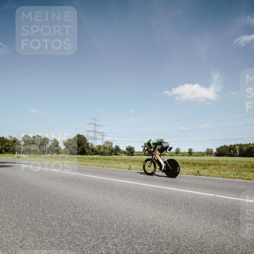 07.09.2025 - 19. Norderstedt Triathlon Michael Burmester http://msf.ph/oto/8852119 07.09.2025 14:32:10 Radfahren 1501 meine-sportfotos.de