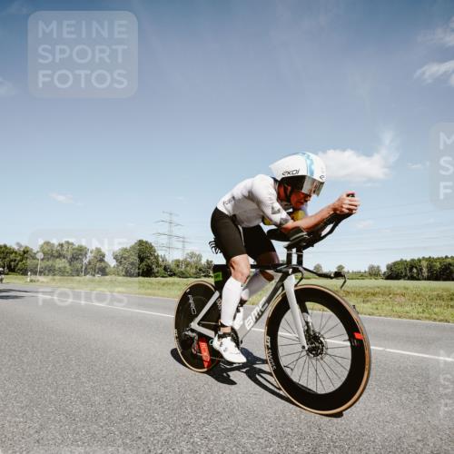 07.09.2025 - 19. Norderstedt Triathlon Michael Burmester http://msf.ph/oto/8852126 07.09.2025 14:32:14 Radfahren 1501 meine-sportfotos.de