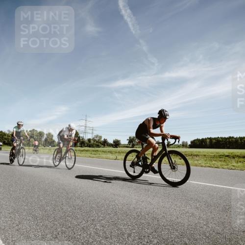 07.09.2025 - 19. Norderstedt Triathlon Michael Burmester http://msf.ph/oto/8852139 07.09.2025 11:31:06 Radfahren 284, 862, 1190, 1208, 1363 meine-sportfotos.de