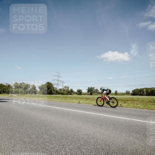 07.09.2025 - 19. Norderstedt Triathlon Michael Burmester http://msf.ph/oto/8852140 07.09.2025 14:32:29 Radfahren 980 meine-sportfotos.de