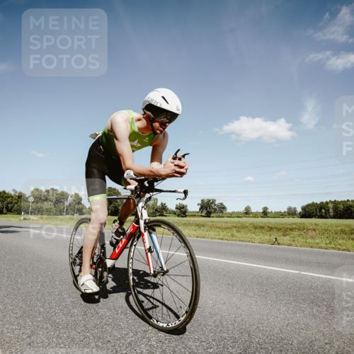 07.09.2025 - 19. Norderstedt Triathlon Michael Burmester http://msf.ph/oto/8852154 07.09.2025 14:32:43 Radfahren 382, 999, 1003 meine-sportfotos.de