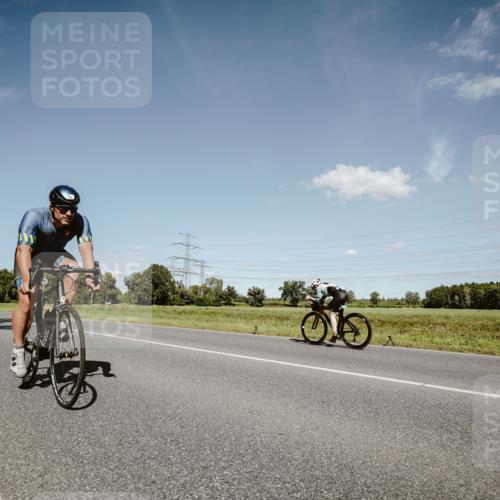 07.09.2025 - 19. Norderstedt Triathlon Michael Burmester http://msf.ph/oto/8852161 07.09.2025 14:32:46 Radfahren 382, 999, 1003 meine-sportfotos.de