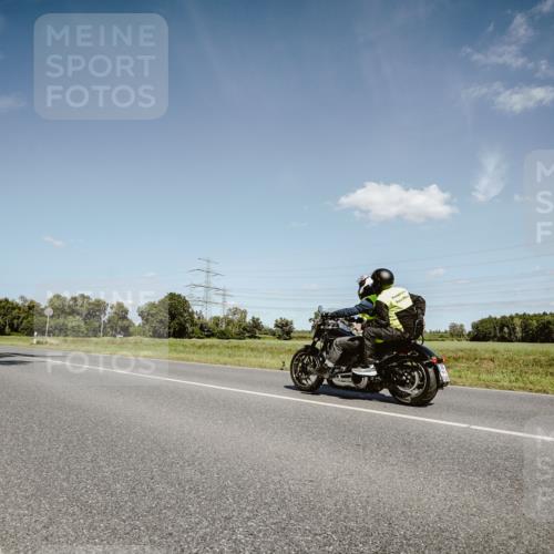 07.09.2025 - 19. Norderstedt Triathlon Michael Burmester http://msf.ph/oto/8852185 07.09.2025 14:32:55 Radfahren 983, 1025, 1508 meine-sportfotos.de