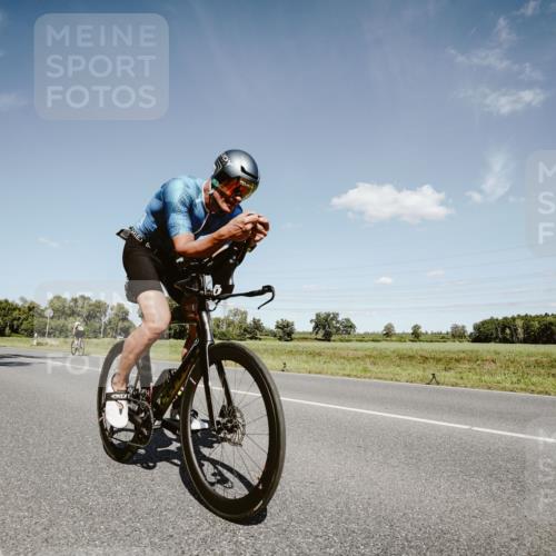 07.09.2025 - 19. Norderstedt Triathlon Michael Burmester http://msf.ph/oto/8852214 07.09.2025 14:33:07 Radfahren 880, 911 meine-sportfotos.de