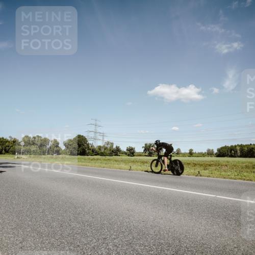 07.09.2025 - 19. Norderstedt Triathlon Michael Burmester http://msf.ph/oto/8852232 07.09.2025 14:33:20 Radfahren 442, 1004, 1502 meine-sportfotos.de
