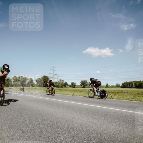 07.09.2025 - 19. Norderstedt Triathlon Michael Burmester http://msf.ph/oto/8852239 07.09.2025 14:33:21 Radfahren 438, 442, 1004, 1502 meine-sportfotos.de