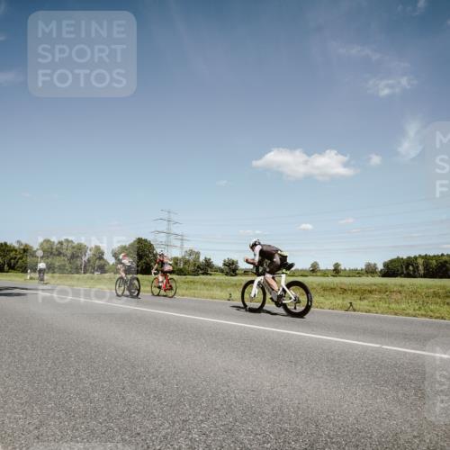 07.09.2025 - 19. Norderstedt Triathlon Michael Burmester http://msf.ph/oto/8852259 07.09.2025 14:33:32 Radfahren 446, 975 meine-sportfotos.de