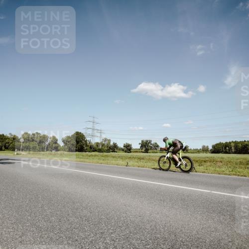 07.09.2025 - 19. Norderstedt Triathlon Michael Burmester http://msf.ph/oto/8852304 07.09.2025 14:33:56 Radfahren 369, 1505 meine-sportfotos.de