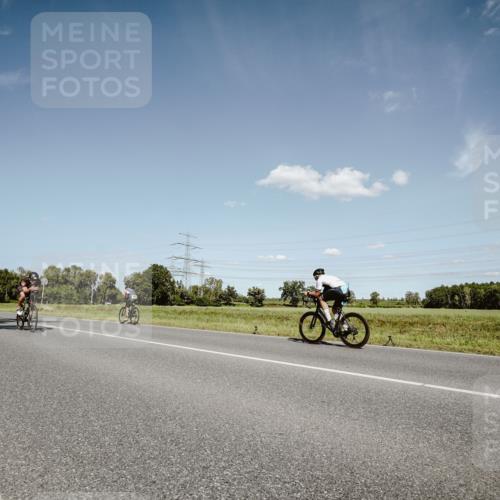 07.09.2025 - 19. Norderstedt Triathlon Michael Burmester http://msf.ph/oto/8852329 07.09.2025 14:34:07 Radfahren 962, 985, 997, 1039 meine-sportfotos.de