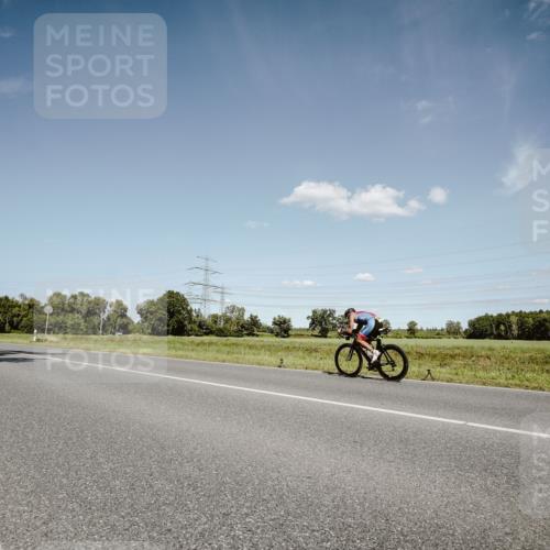 07.09.2025 - 19. Norderstedt Triathlon Michael Burmester http://msf.ph/oto/8852335 07.09.2025 14:34:11 Radfahren 1511 meine-sportfotos.de