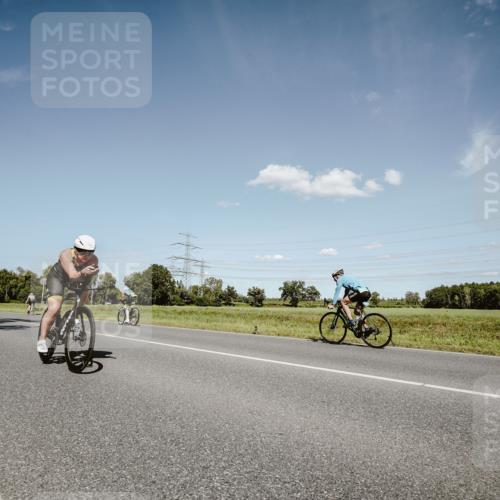 07.09.2025 - 19. Norderstedt Triathlon Michael Burmester http://msf.ph/oto/8852356 07.09.2025 14:34:21 Radfahren 366, 1439, 1504 meine-sportfotos.de