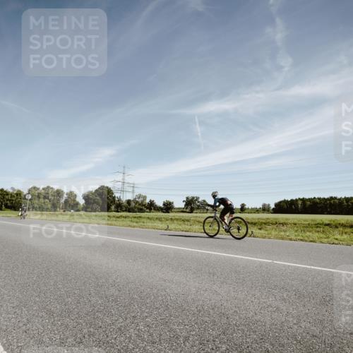 07.09.2025 - 19. Norderstedt Triathlon Michael Burmester http://msf.ph/oto/8852369 07.09.2025 11:34:01 Radfahren 1305 meine-sportfotos.de