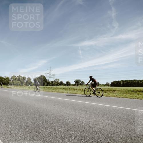 07.09.2025 - 19. Norderstedt Triathlon Michael Burmester http://msf.ph/oto/8852373 07.09.2025 11:34:02 Radfahren 1305 meine-sportfotos.de
