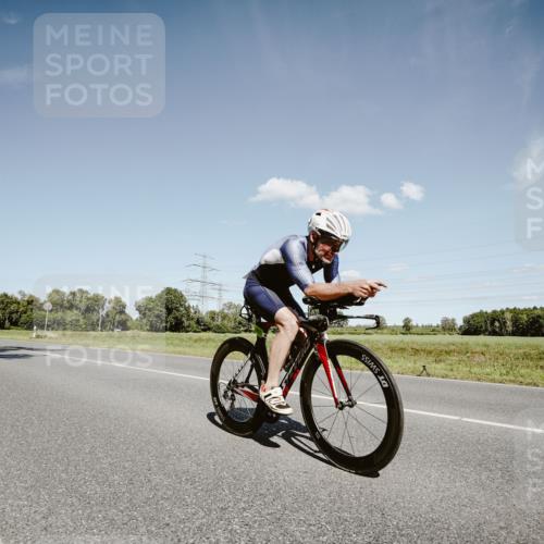 07.09.2025 - 19. Norderstedt Triathlon Michael Burmester http://msf.ph/oto/8852378 07.09.2025 14:34:51 Radfahren 417, 447, 978, 1011 meine-sportfotos.de
