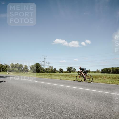 07.09.2025 - 19. Norderstedt Triathlon Michael Burmester http://msf.ph/oto/8852416 07.09.2025 14:35:08 Radfahren 377, 458 meine-sportfotos.de