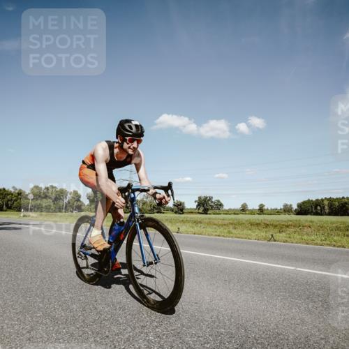 07.09.2025 - 19. Norderstedt Triathlon Michael Burmester http://msf.ph/oto/8852423 07.09.2025 14:35:12 Radfahren 1002 meine-sportfotos.de
