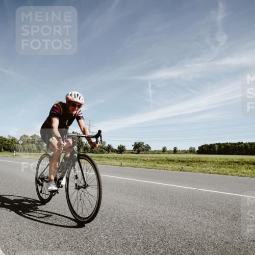 07.09.2025 - 19. Norderstedt Triathlon Michael Burmester http://msf.ph/oto/8852425 07.09.2025 11:34:48 Radfahren 199, 736, 822 meine-sportfotos.de