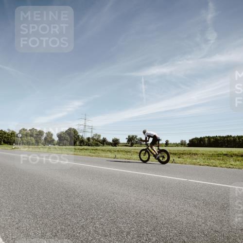 07.09.2025 - 19. Norderstedt Triathlon Michael Burmester http://msf.ph/oto/8852429 07.09.2025 11:34:49 Radfahren 199, 822 meine-sportfotos.de