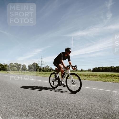 07.09.2025 - 19. Norderstedt Triathlon Michael Burmester http://msf.ph/oto/8852478 07.09.2025 11:35:21 Radfahren 191, 734, 775 meine-sportfotos.de