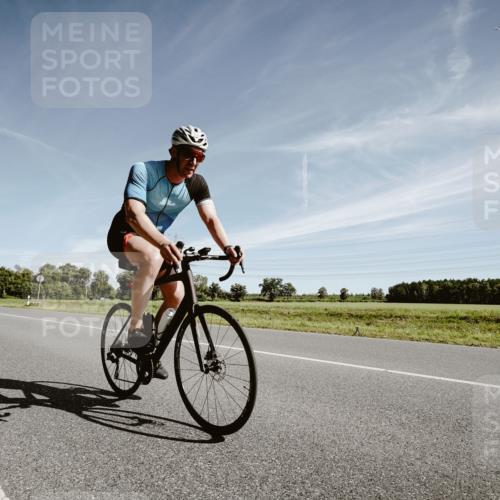 07.09.2025 - 19. Norderstedt Triathlon Michael Burmester http://msf.ph/oto/8852481 07.09.2025 11:35:22 Radfahren 191, 734 meine-sportfotos.de