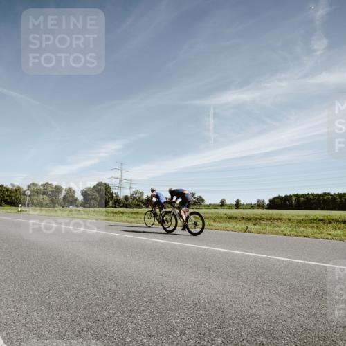 07.09.2025 - 19. Norderstedt Triathlon Michael Burmester http://msf.ph/oto/8852489 07.09.2025 11:35:25 Radfahren 734, 1189 meine-sportfotos.de