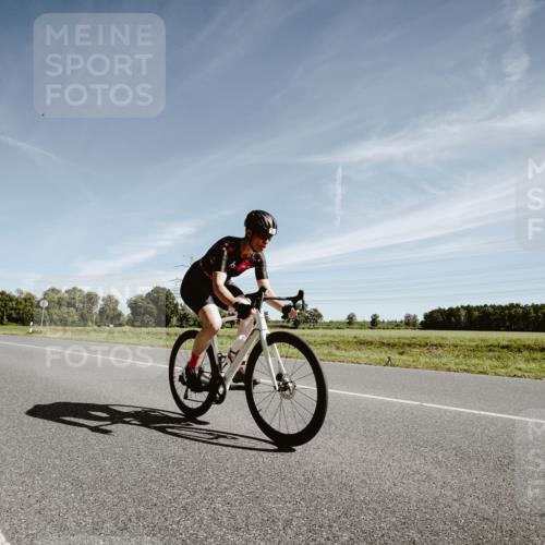 07.09.2025 - 19. Norderstedt Triathlon Michael Burmester http://msf.ph/oto/8852510 07.09.2025 11:35:40 Radfahren 201, 1170 meine-sportfotos.de