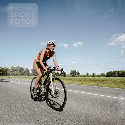 07.09.2025 - 19. Norderstedt Triathlon Michael Burmester http://msf.ph/oto/8852602 07.09.2025 14:36:57 Radfahren 445, 457, 879, 977 meine-sportfotos.de