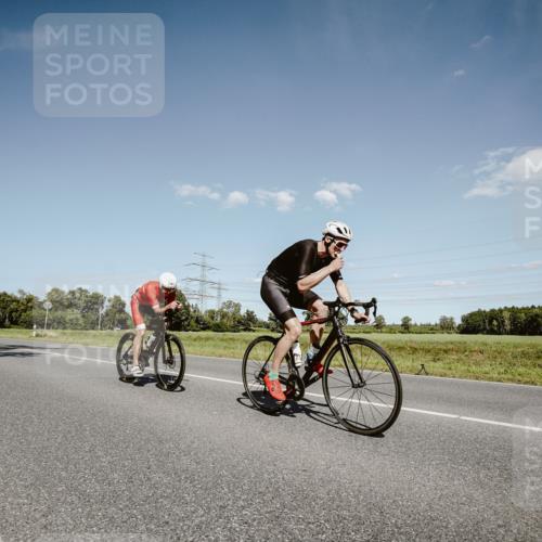 07.09.2025 - 19. Norderstedt Triathlon Michael Burmester http://msf.ph/oto/8852605 07.09.2025 14:36:58 Radfahren 445, 457, 879, 908, 977 meine-sportfotos.de